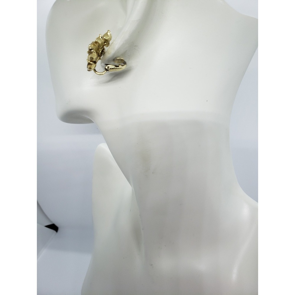 Vintage Caro Signed Floral Gold Tone Rhinestones Clip On Metal Earrings Jewelry - Picture 4 of 10